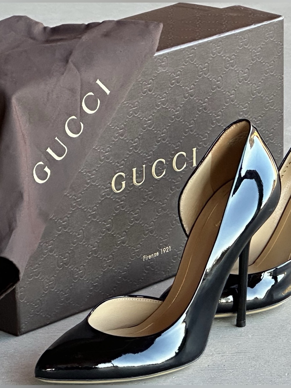 Gucci Patent Leather D’Orsay Pointed Toe Pumps Heels Black 38.5 w/ Box Dust Bag